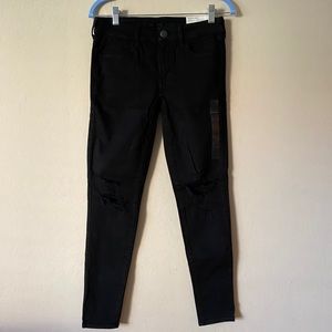 American Eagle NWT Distressed Black Jeggings